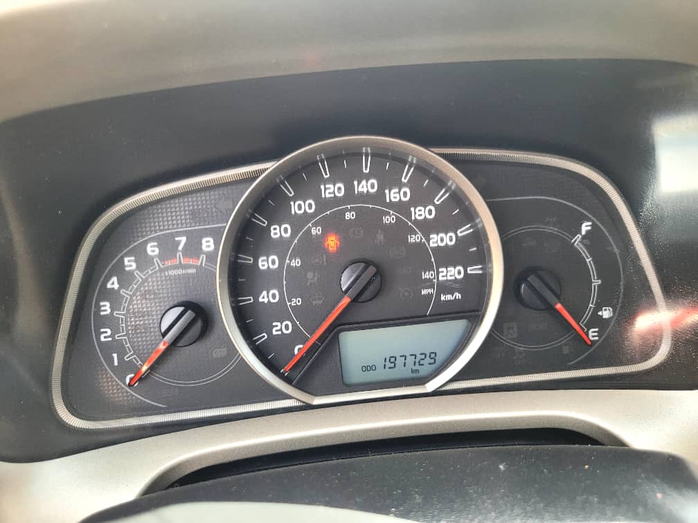 TOYOTA RAV4 vue latérale