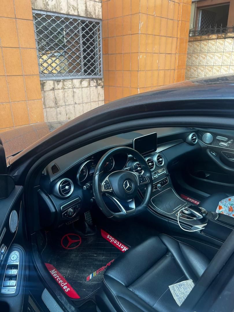 Mercedes C300 intérieur cuir