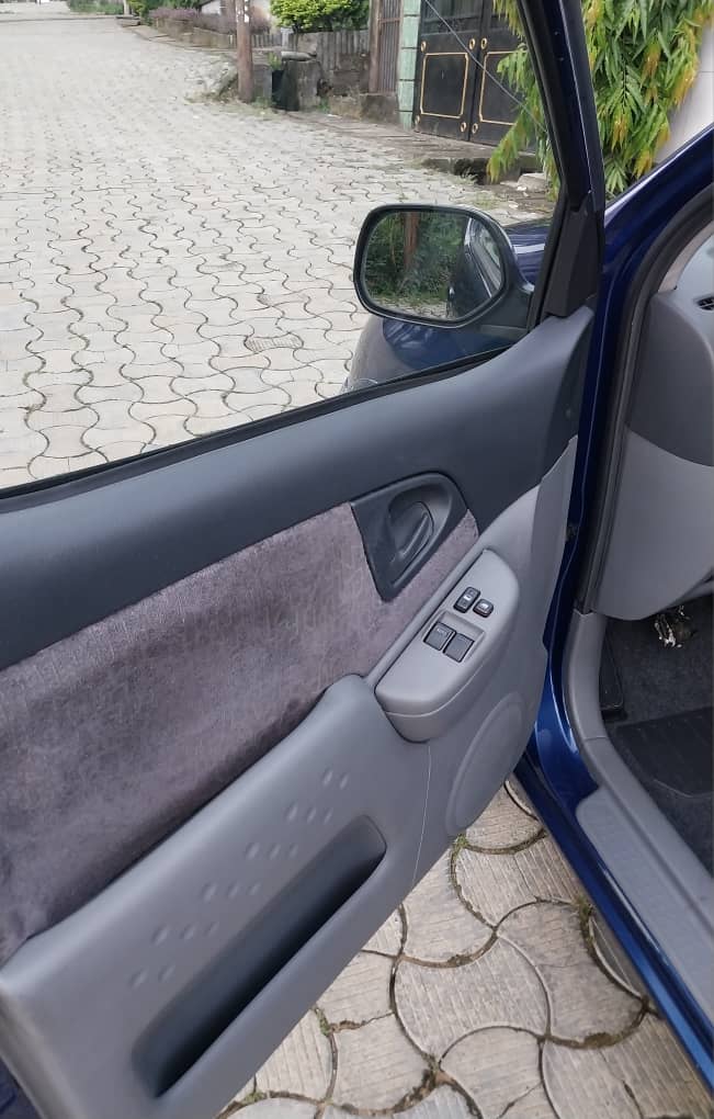 Yaris Verso vue latérale